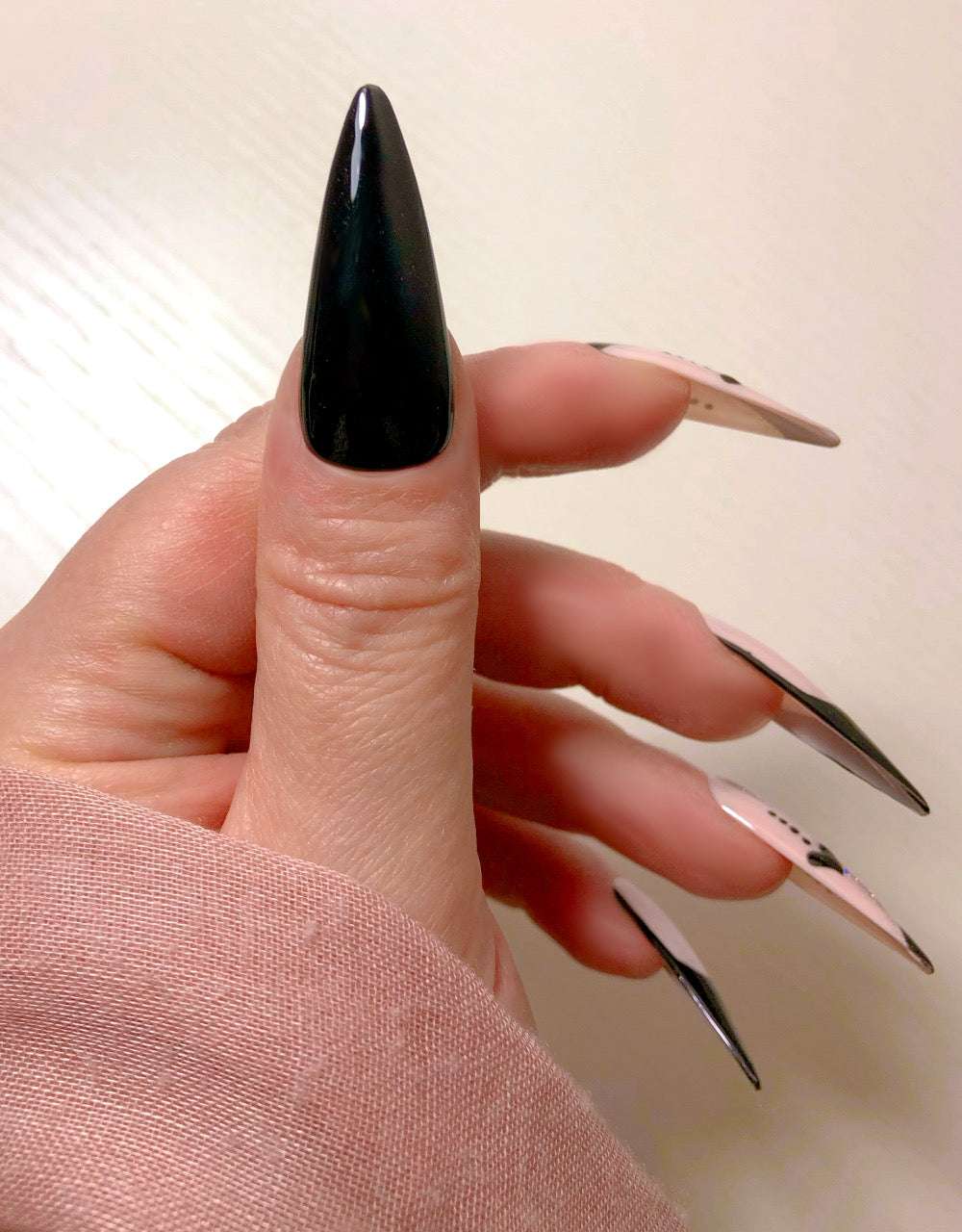 Witch in Love - Venuza Nails
