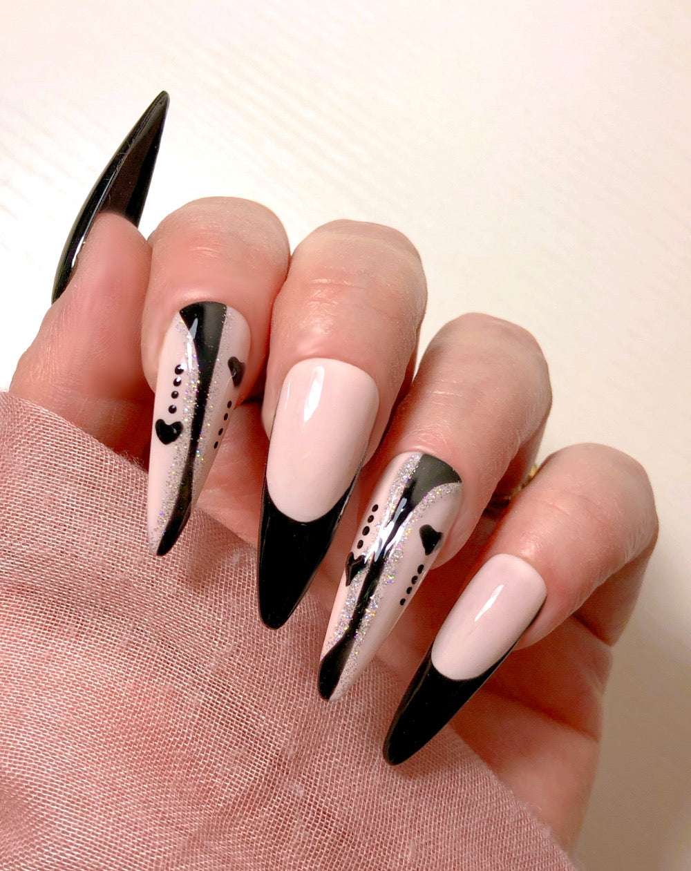 Witch in Love - Venuza Nails