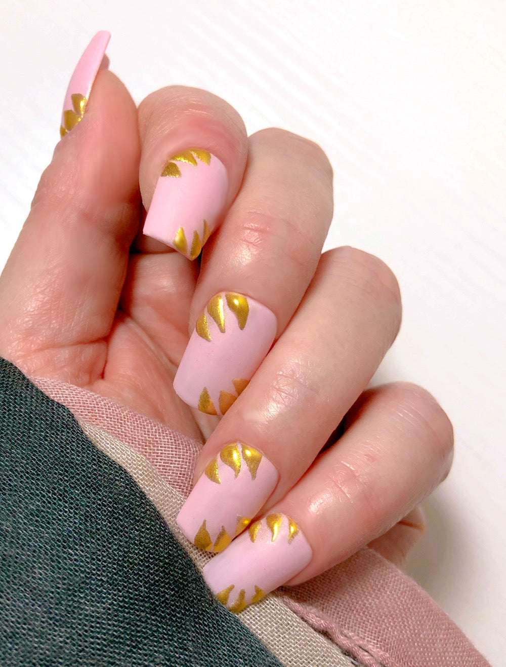 Lilie - Venuza Nails