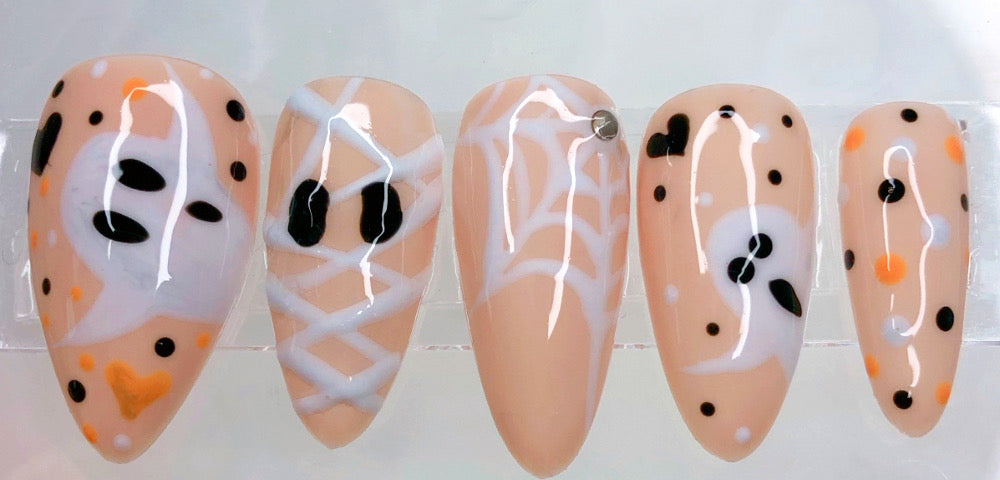 Little Ghost press on nails artisanaux Halloween – Venuza Nails