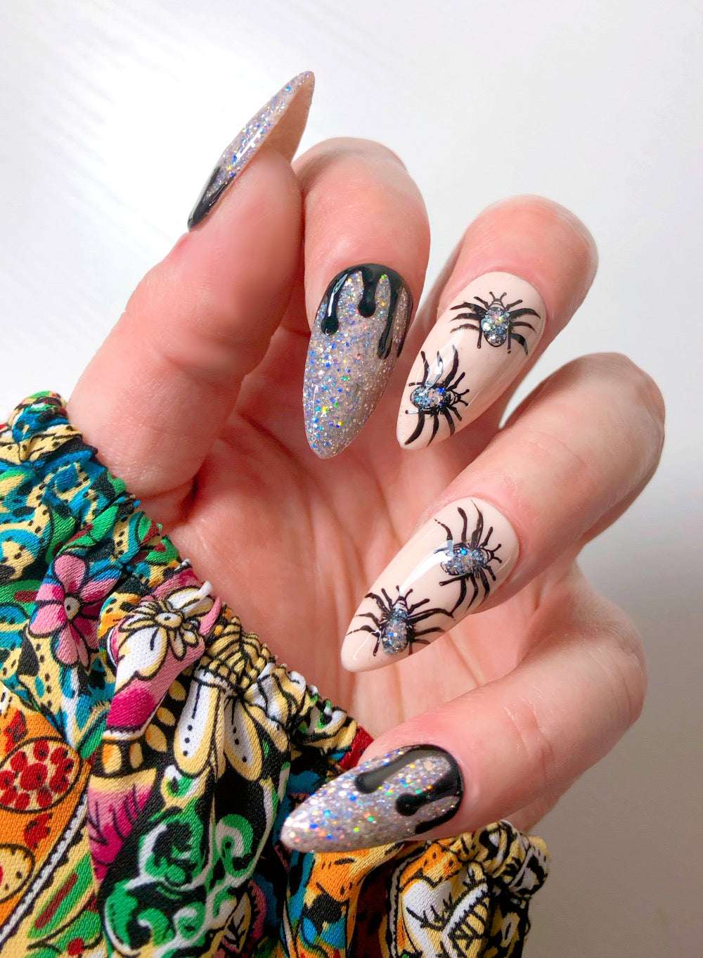 Glittery - Venuza Nails
