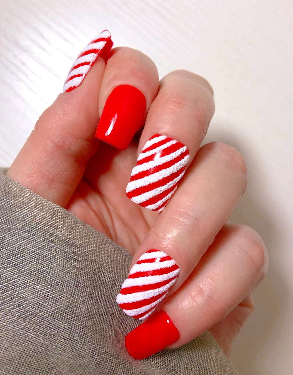 Red Santa - Venuza Nails