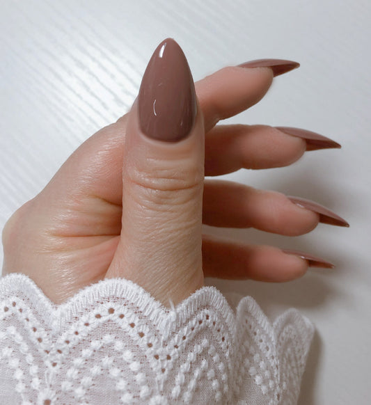 faux ongles press on nails marrons