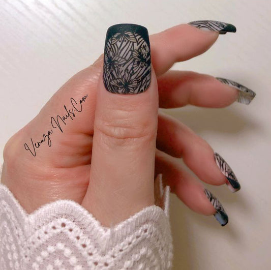 press-on-nails-french-manucure-noire-papillons-noirs-black-nature