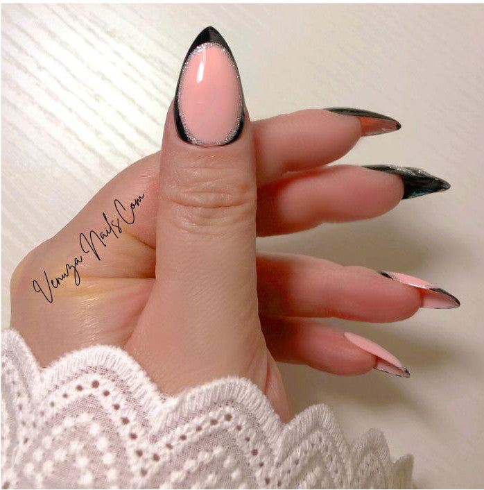 press-on-nails-noir-argenté-euphoria