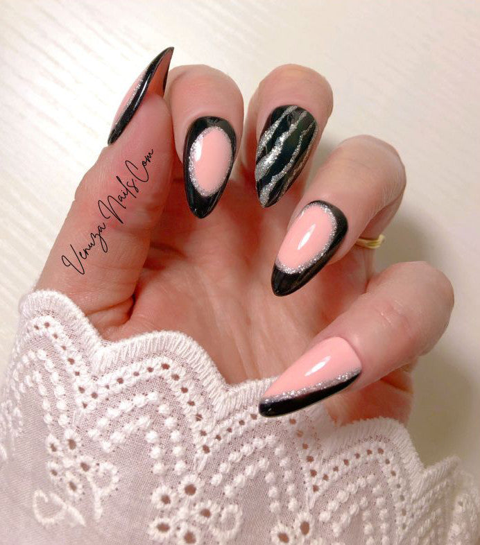 press-on-nails-noir-argenté-euphoria