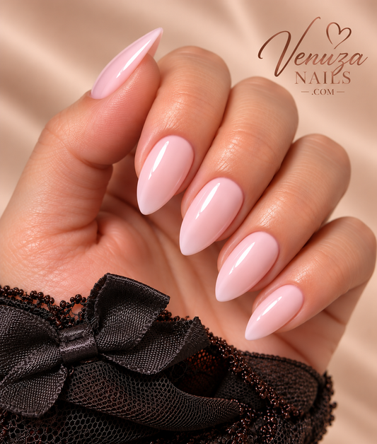 Press-on nails rose nude naturel Super Natural, faux ongles rose pâle brillants faits main en France – Venuza Nails forme amande