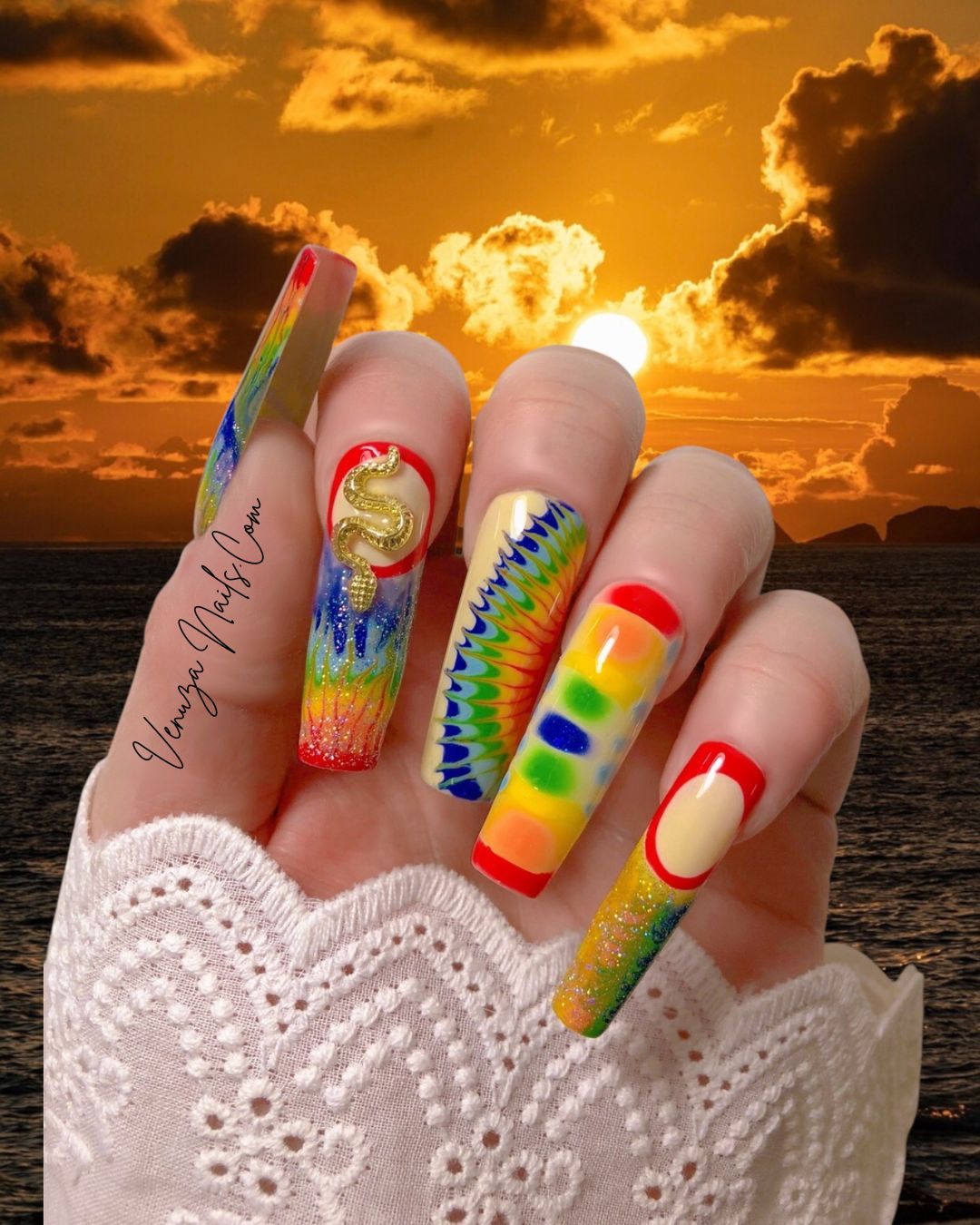 press-on-nails-rainbow-bijoux-serpent-carnaval