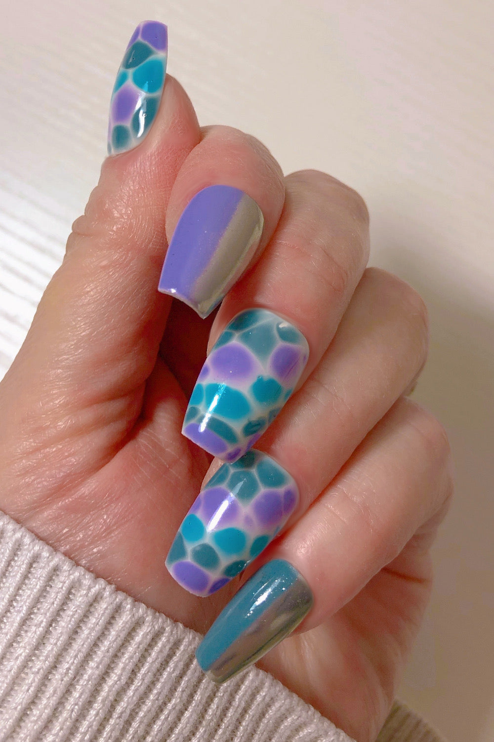 Faux-Ongles Bleus Violet Turquoise - Nail Art Effet Aquatique et Chromatique-