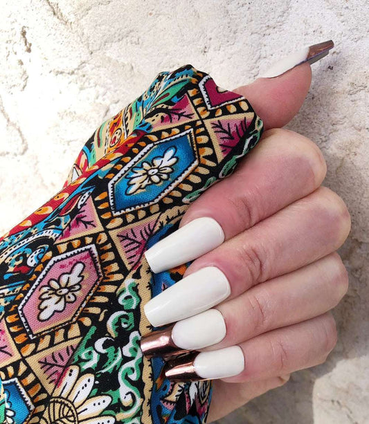 faux-ongles-blancs-french-manucure-cuivree-bronzy_05
