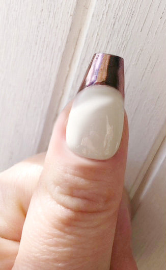 faux-ongles-blancs-french-manucure-cuivree-bronzy_02