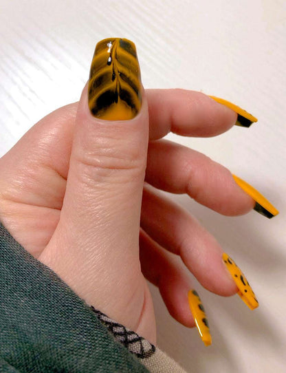 faux-ongles-caramel-motif-zebre-leopard-2
