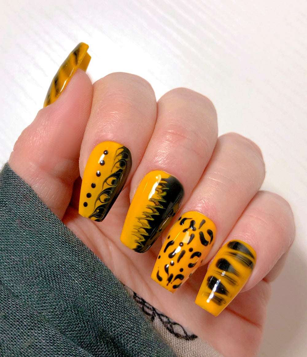 faux-ongles-caramel-motif-zebre-leopard-3