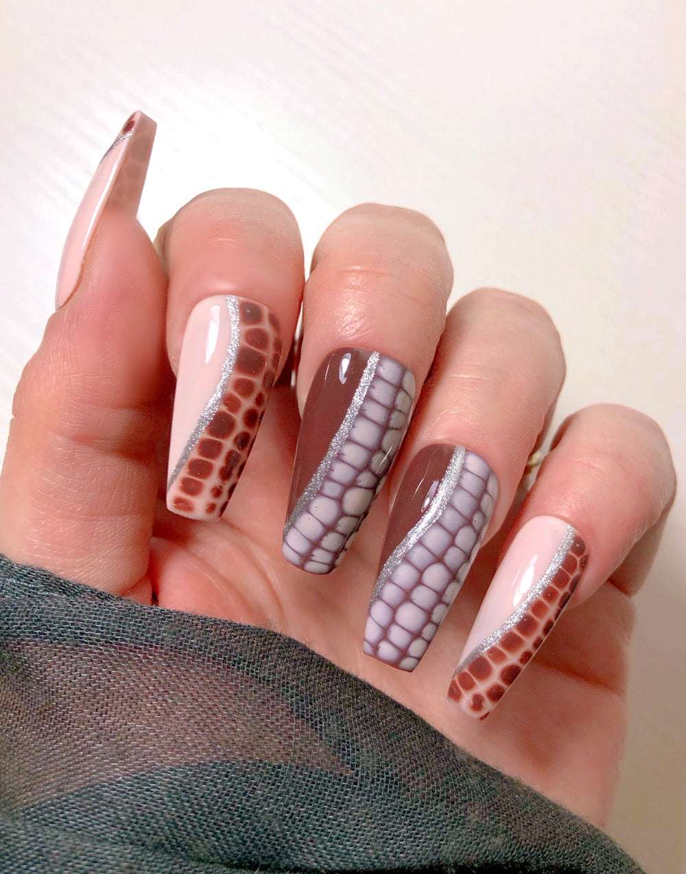 Croco Nude - Venuza Nails