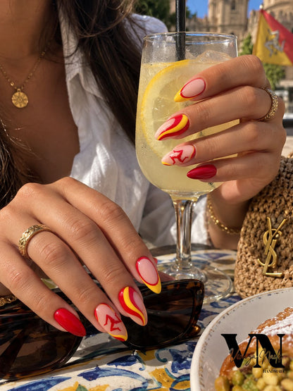 Press on nails Sicilian rouge jaune et nude inspirés de la Sicile, nail art artisanal Venuza Nails