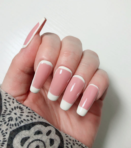 faux-ongles-french-manucure-carree-contours-1