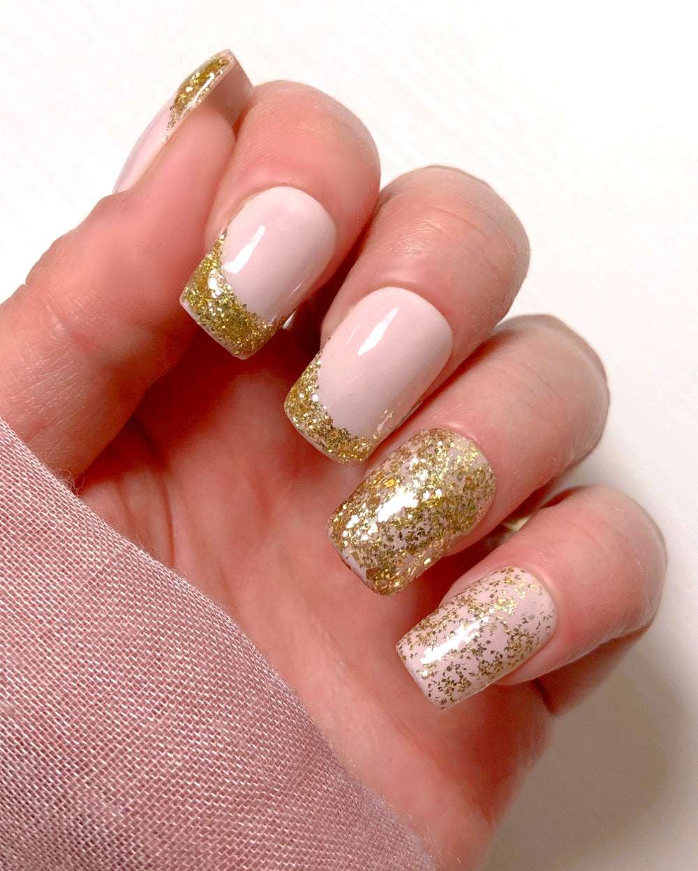 Miss Goldy - Venuza Nails