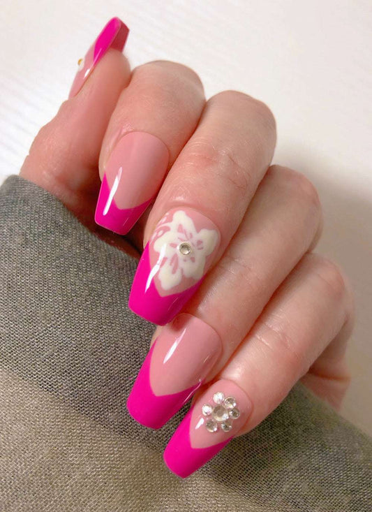 faux-ongles-french-manucure-rose-fleur-blanche-strass-1