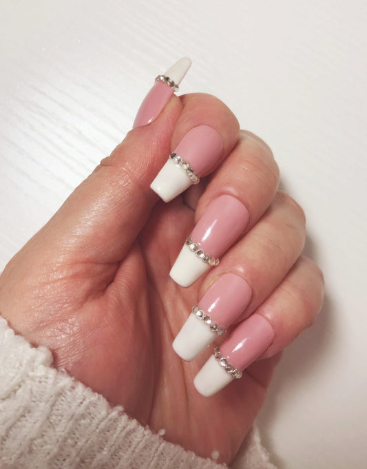 faux-ongles-french-manucure-strass-1