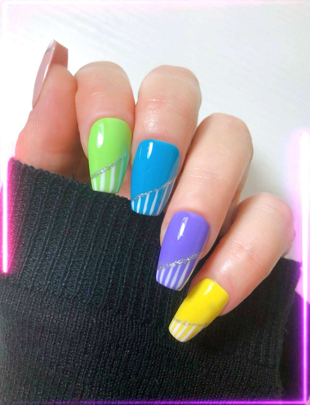 Holidays - Venuza Nails