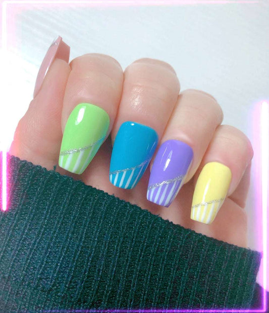 Holidays - Venuza Nails