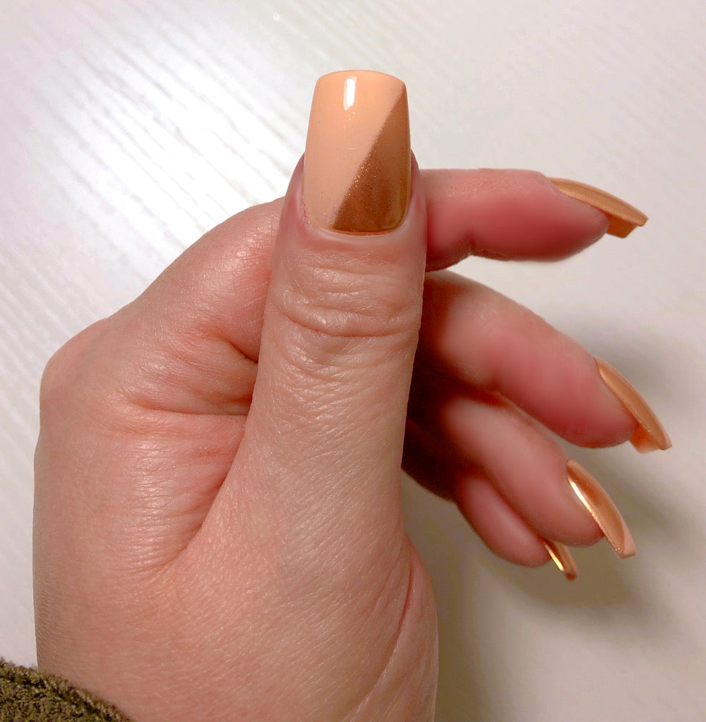Goldy Nude - Venuza Nails