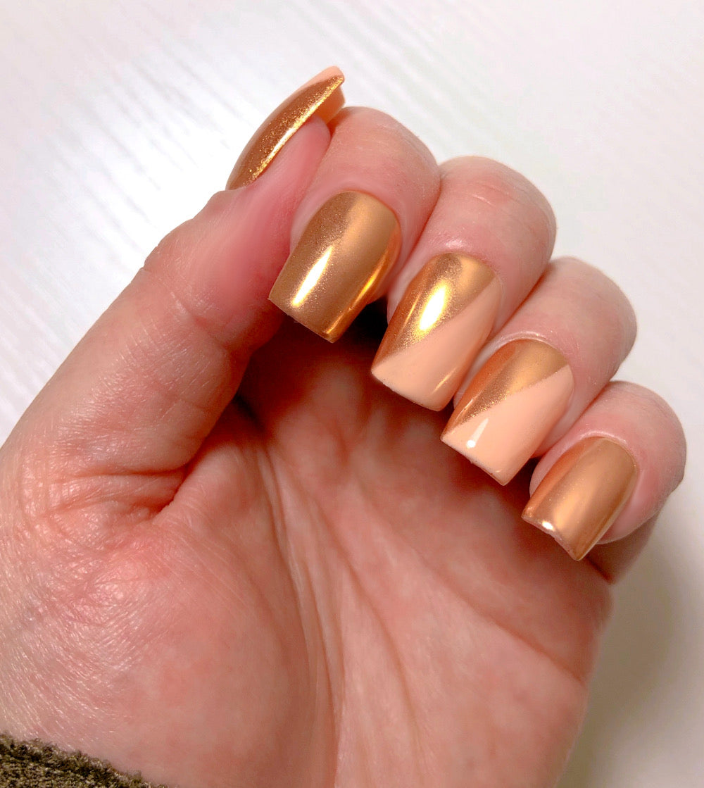 Goldy Nude - Venuza Nails