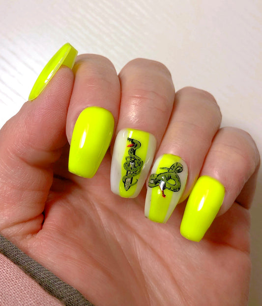 Snake - Venuza Nails