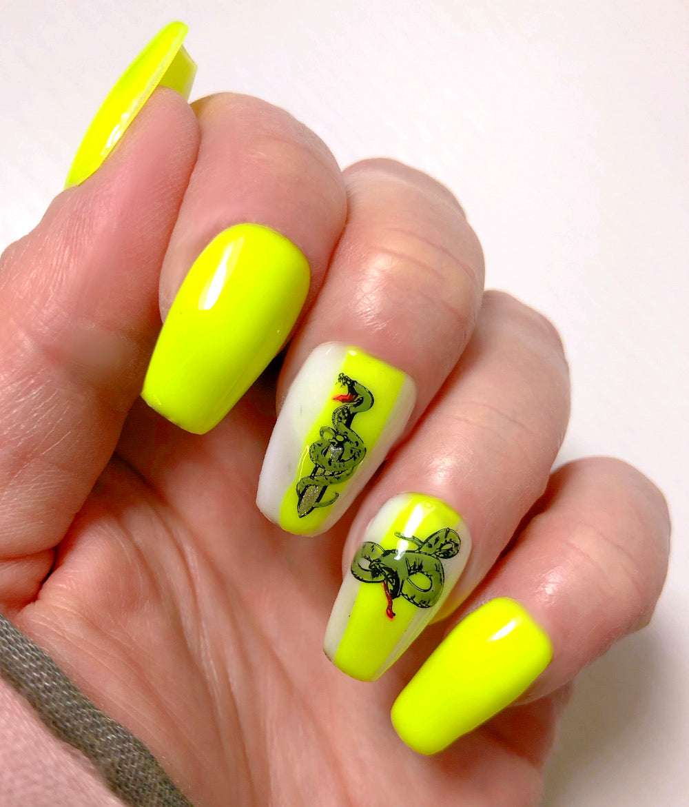 Snake - Venuza Nails