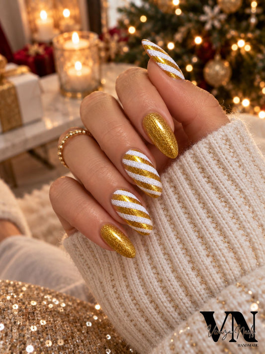 Press-on nails Gold Snow dorés et blancs faits main en France