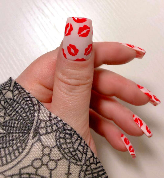 Lipssy Red - Venuza Nails