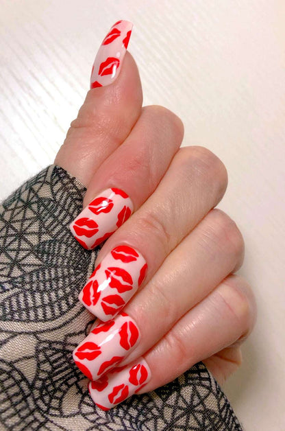 Lipssy Red - Venuza Nails