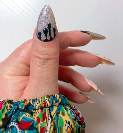 Glittery - Venuza Nails