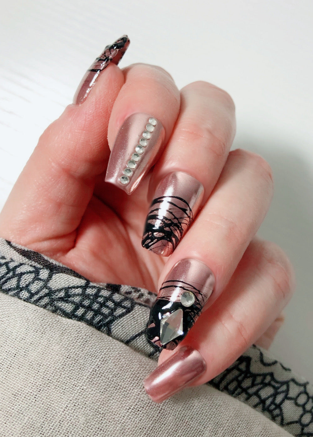 faux-ongles-rose-gold-spider-gel-strass-4