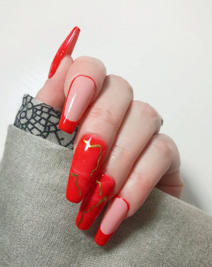 faux-ongles-rouges-french-manucure-rouge-marbre-gold-3
