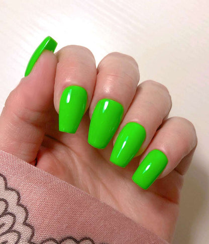 Apple Girl - Venuza Nails