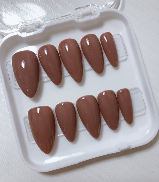 faux ongles press on nails marrons 