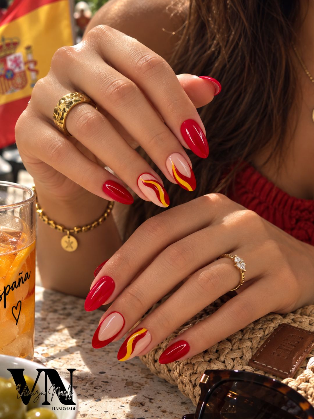 Press on nails Espana rouge et jaune inspirés des couleurs espagnoles