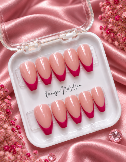 Press-on nails forme coffin avec French manucure brillante, disponibles en fuchsia   – Venuza Nails