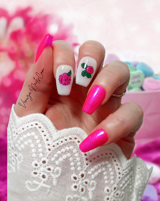 press-on-nails-fuchsia-blanc-laiteux-roses-divine-fuchsia