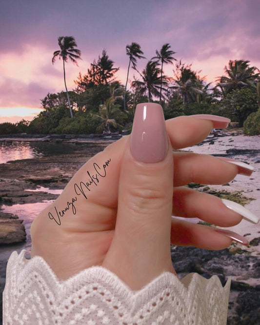 press-on-nails-hibiscus-rose-blanc-venuza-nails