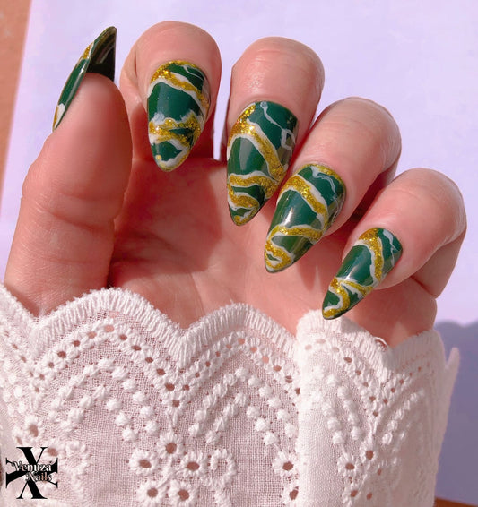 Press-On Nails - Amazonia