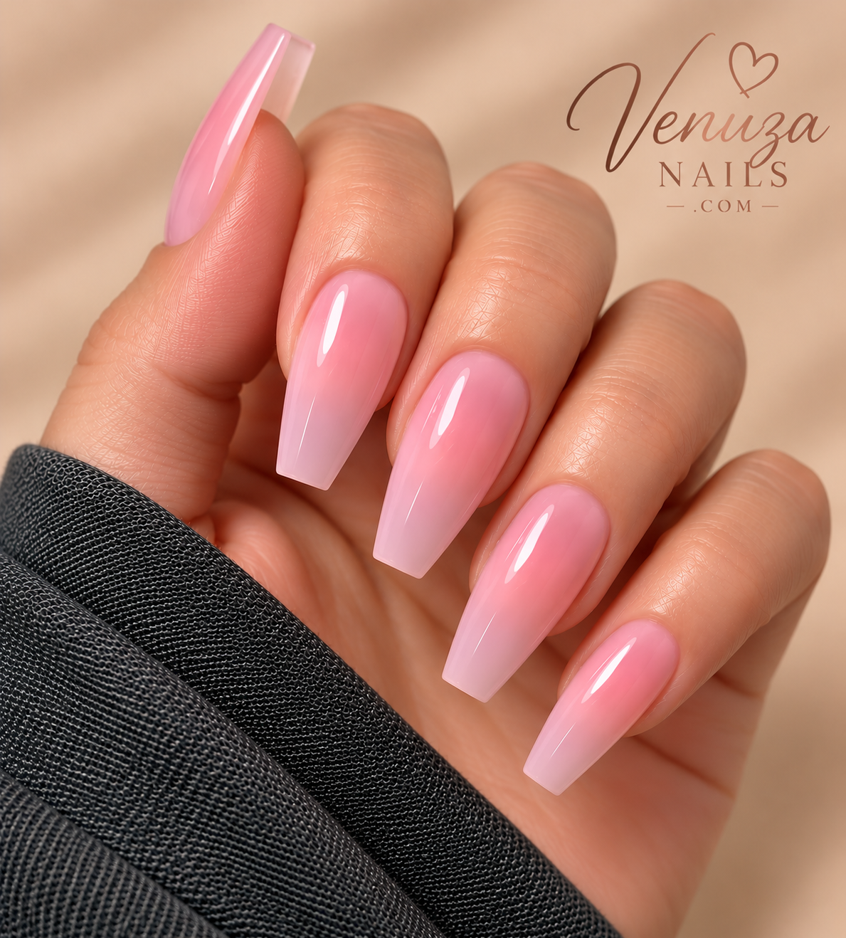 Faux ongles BABY POWDER rose bébé glossy, forme coffin – Venuza Nails