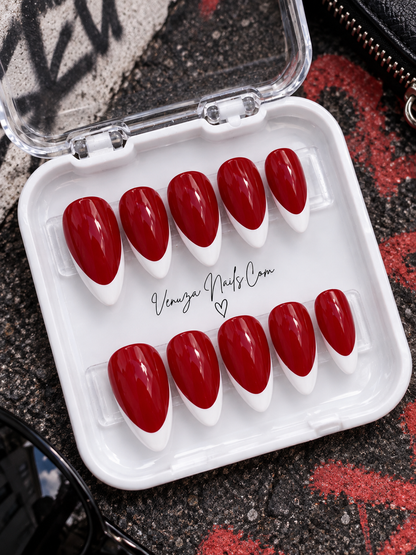 Boîte de 10 press-on nails rouge rubis avec French blanche, faux ongles faits main Venuza Nails