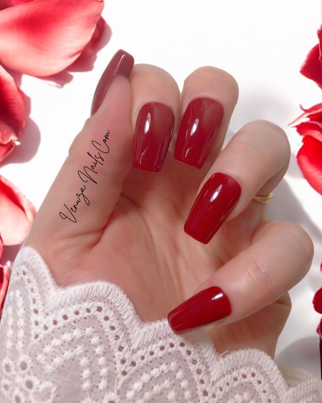 kit de press-on nails faits main rouge foncé, couleur unie, tres chic et féminins