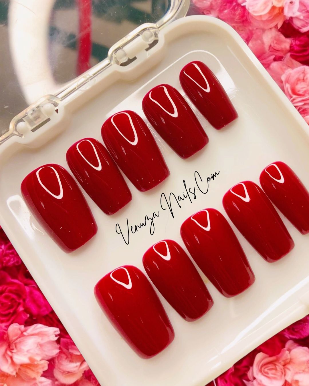 kit de press-on nails faits main rouge foncé, couleur unie, tres chic et féminins