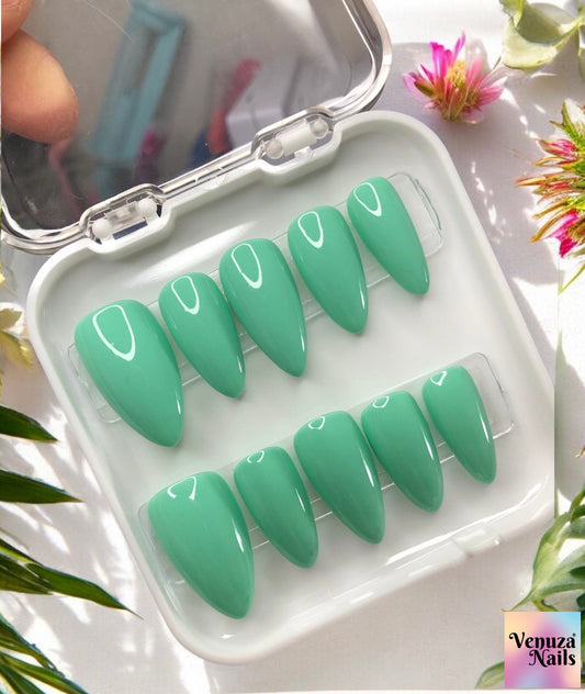 press-on-nails-turquoise-couleur-unie-bora-bora