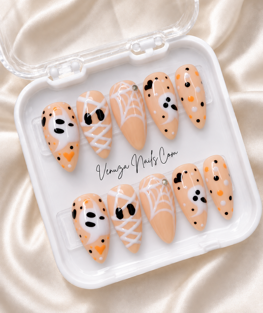 Press on nails Halloween nude Little Ghost avec motifs fantômes blancs